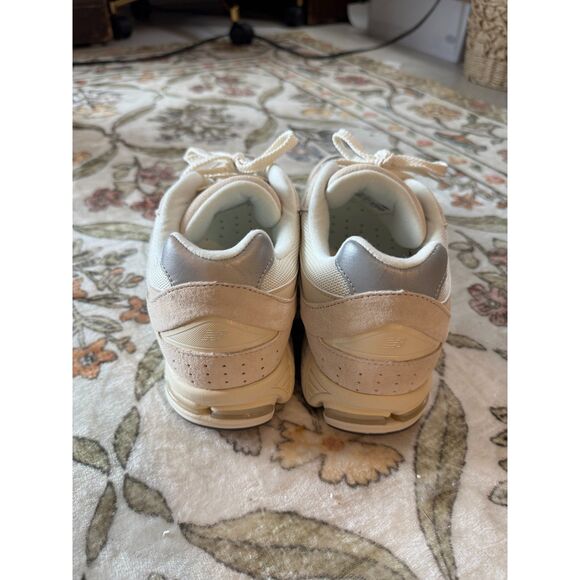 New Balance 2002R Calm Taupe Size M10.5 - Picture 4 of 6